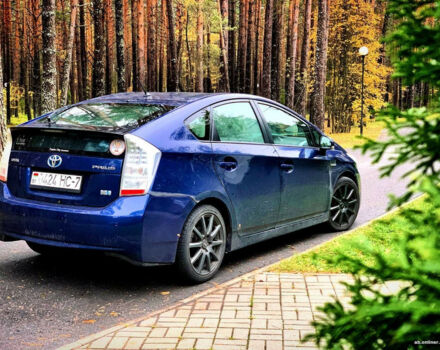 Фото на отзыв с оценкой 5 о Toyota Prius 2010 году выпуска от автора "AlexeyPro" с текстом: Экономичная, тихая и надёжная машина. Из значительных удобств: расход топлива от 3,5 до 5,5 л (в ...