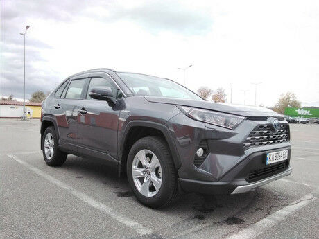 Toyota RAV4 2021 года