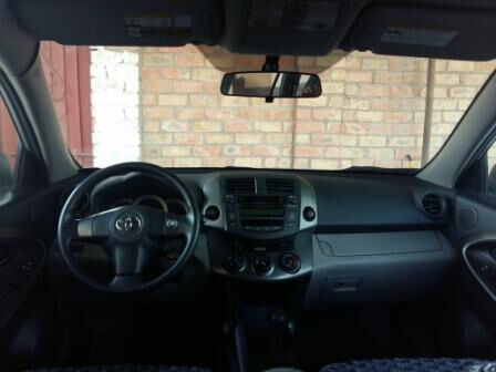 Toyota RAV4 2010 року