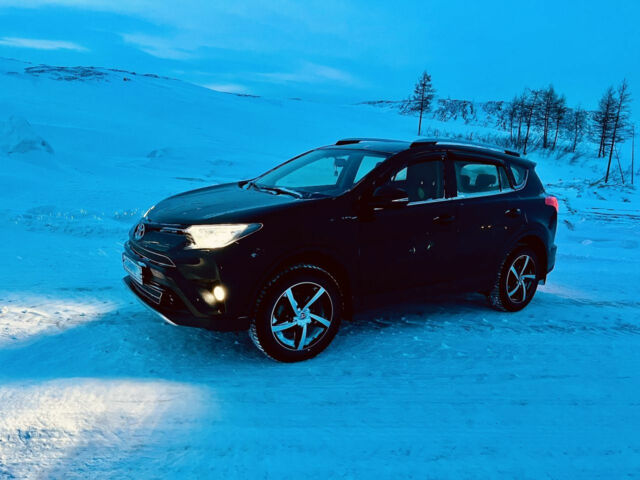 Toyota RAV4 2016 года