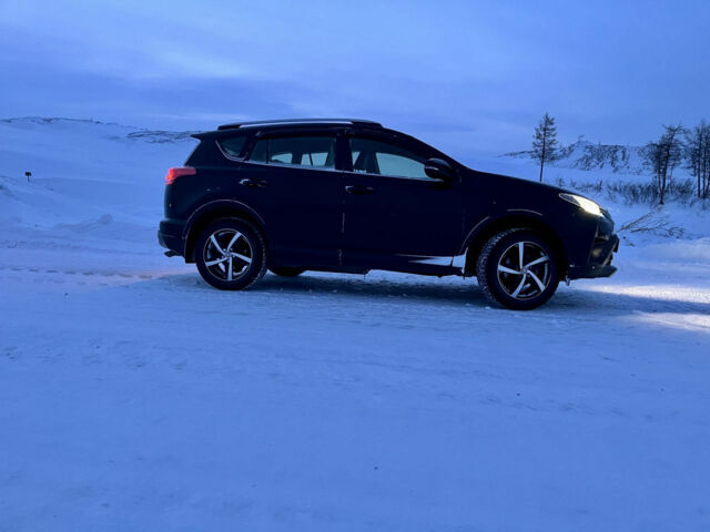 Toyota RAV4 2016 года