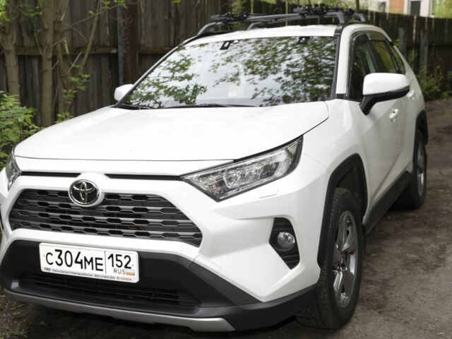 Toyota RAV4 2020 года