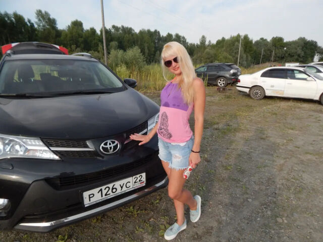 Toyota RAV4 2014 року