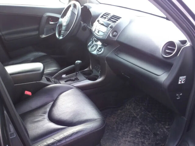 Toyota RAV4 2009 года
