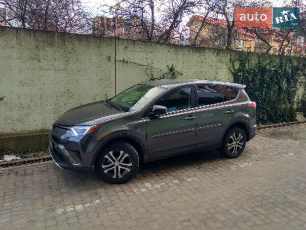 Toyota RAV4 2018 року