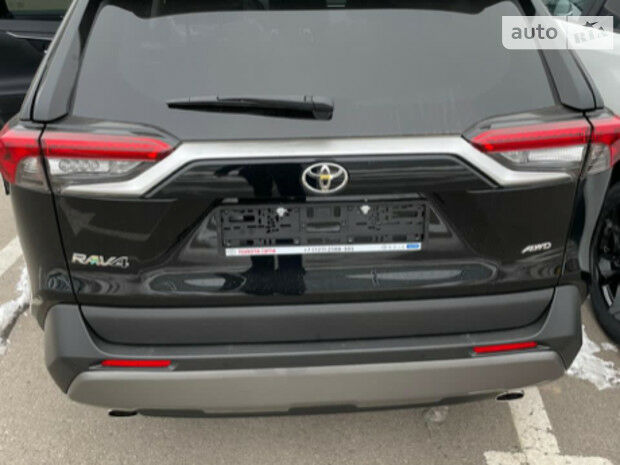 Toyota RAV4 2020 года