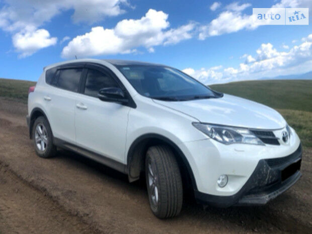 Toyota RAV4 2014 року