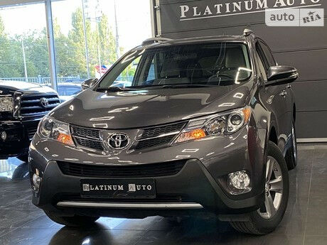 Тойота РАВ 4 2014 года Toyota RAV4 2014 года