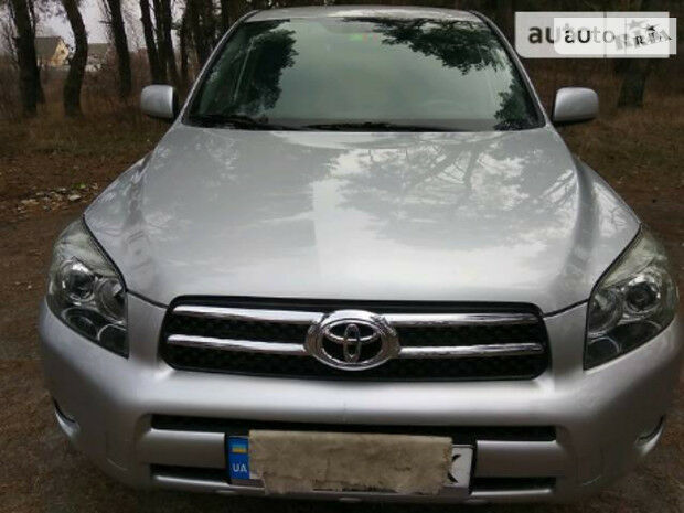 Toyota RAV4 2007 года