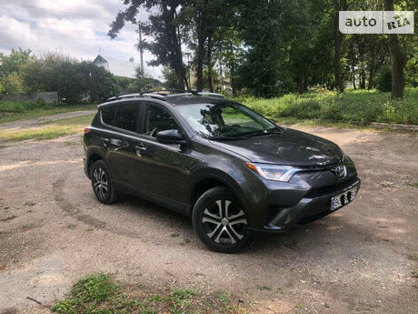 Toyota RAV4 2016 года