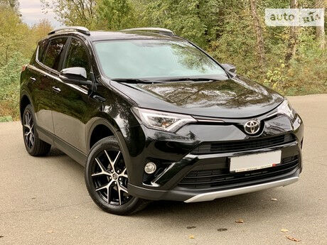 Toyota RAV4 2016 года