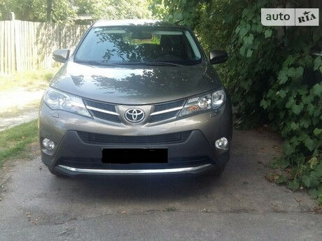 Toyota RAV4 2013 року