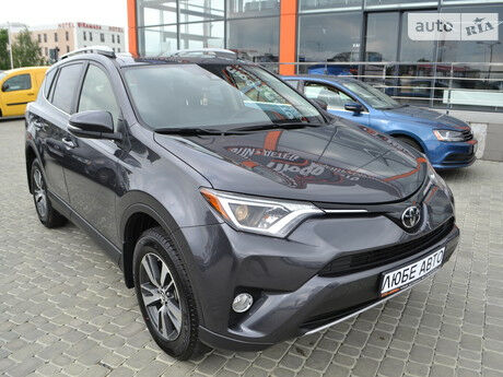 Тойота РАВ 4 2018 года Toyota RAV4 2018 года