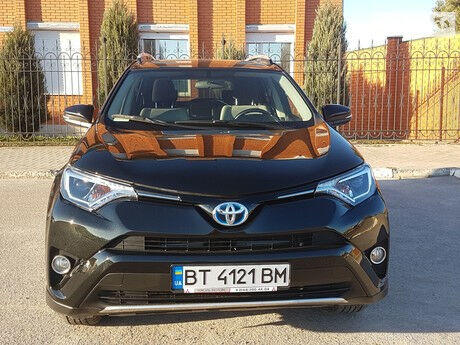 Toyota RAV4 2016 года