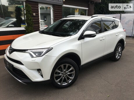 Тойота РАВ 4 2016 года Toyota RAV4 2016 года