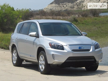 Toyota RAV4 2012 года