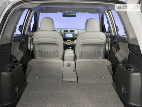Toyota RAV4 2016 года