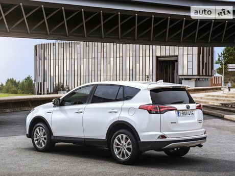 Toyota RAV4 2012 года