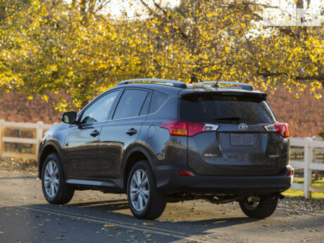Тойота РАВ 4 2011 года Toyota RAV4 2011 года