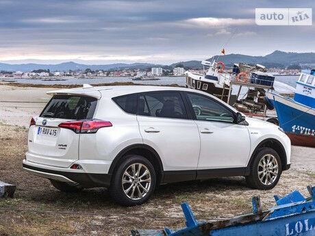 Toyota RAV4 2008 года