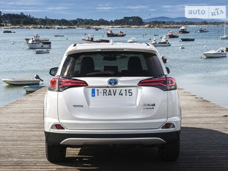 Тойота РАВ 4 2011 года Toyota RAV4 2011 года