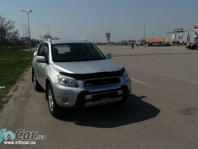 Toyota RAV4 2006 года