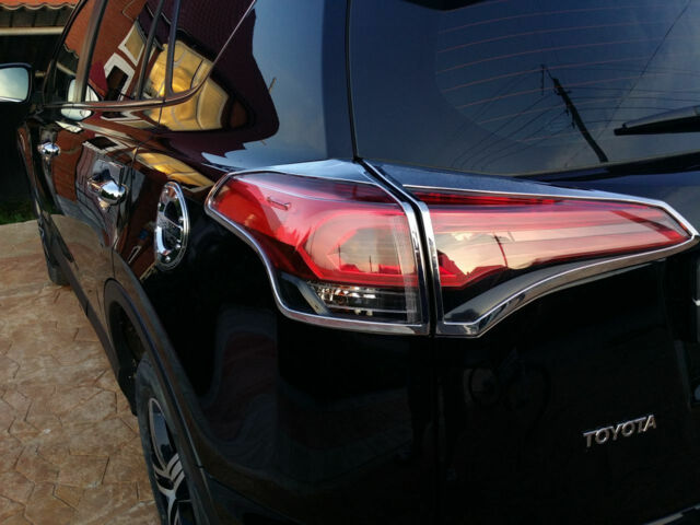 Toyota RAV4 2018 года