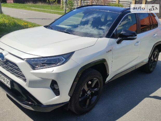 Toyota RAV4 2019 года