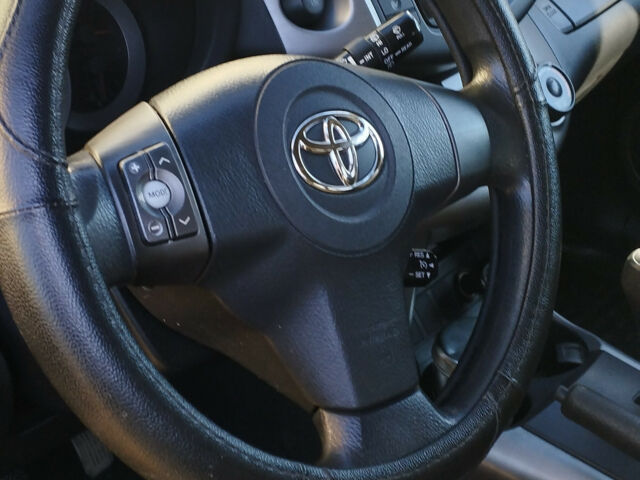 Toyota RAV4 2006 года