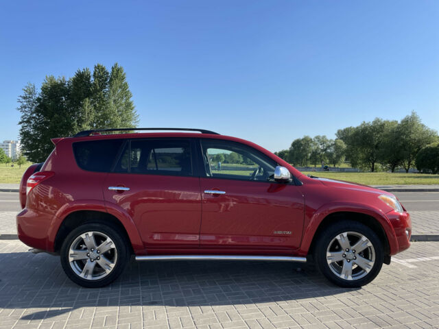 Toyota RAV4 2009 года