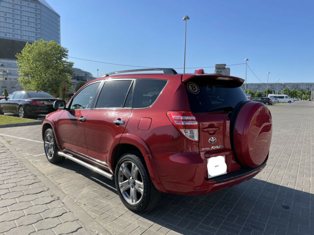 Toyota RAV4 2009 года