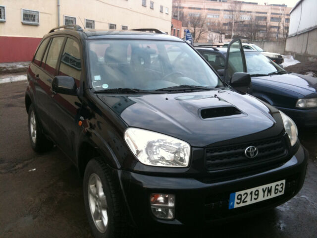 Toyota RAV4 2002 року