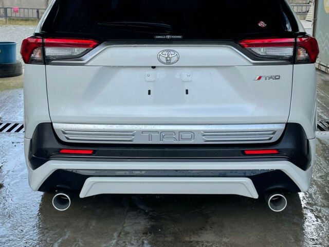 Toyota RAV4 2020 года