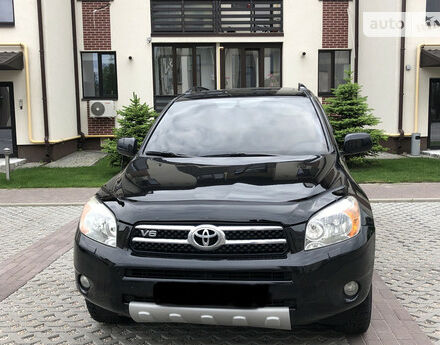 Toyota RAV4 2007 года