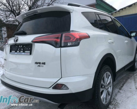 Toyota RAV4 2018 года - Фото 2 авто