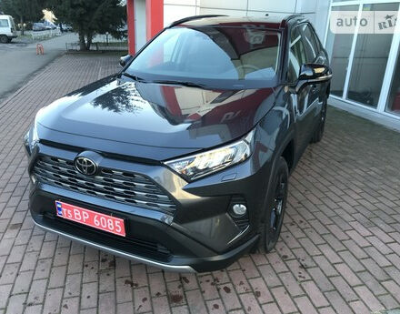 Toyota RAV4 2020 року