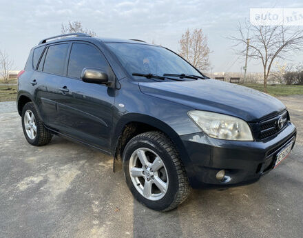 Toyota RAV4 2007 року