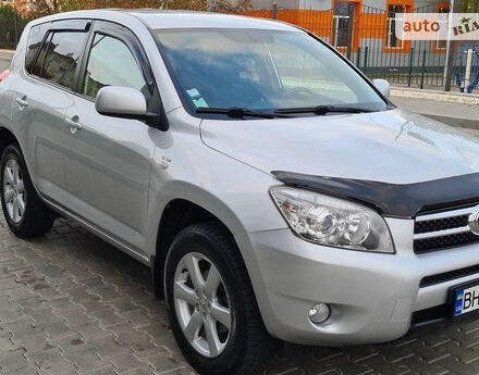 Toyota RAV4 2007 года