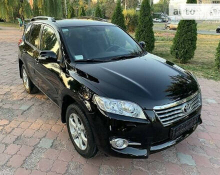 Toyota RAV4 2011 года