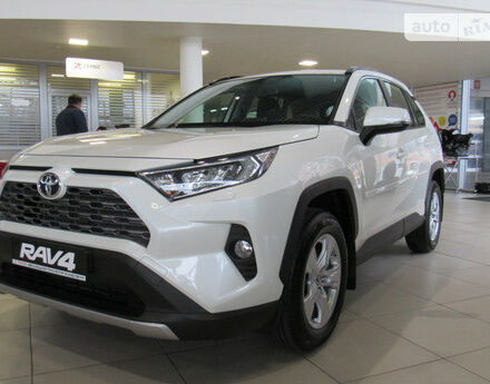 Toyota RAV4 2019 року