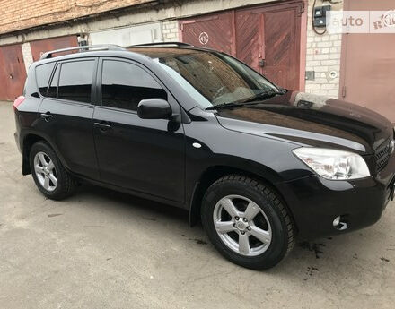 Toyota RAV4 2006 року