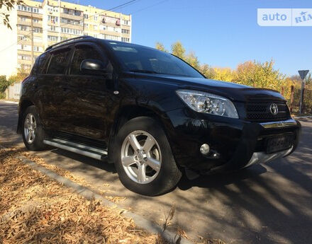 Toyota RAV4 2006 года