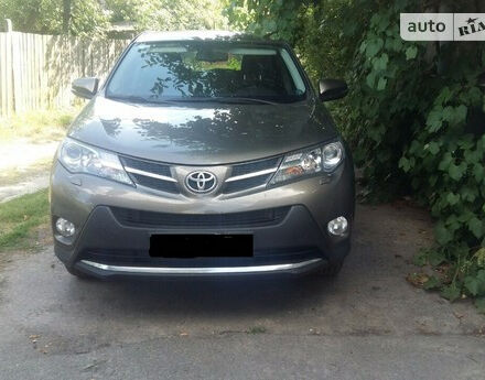 Toyota RAV4 2013 року