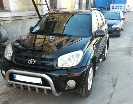 Toyota RAV4 2005 года