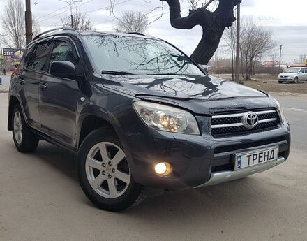 Toyota RAV4 2008 года