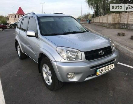 Toyota RAV4 2004 года