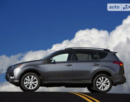 Toyota RAV4 2010 года
