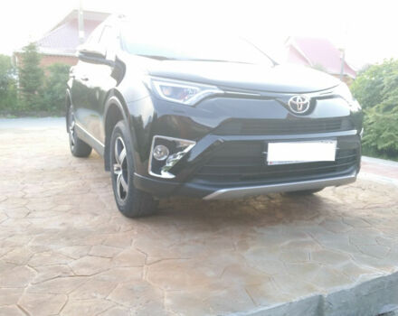 Toyota RAV4 2018 года