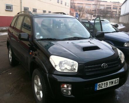 Toyota RAV4 2002 года