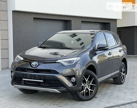 Toyota RAV4 2016 года